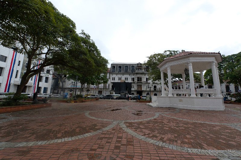 20101202_125029 D3S.jpg - Independence Plaza is where Panamanian independece from Columbia was born in 1903